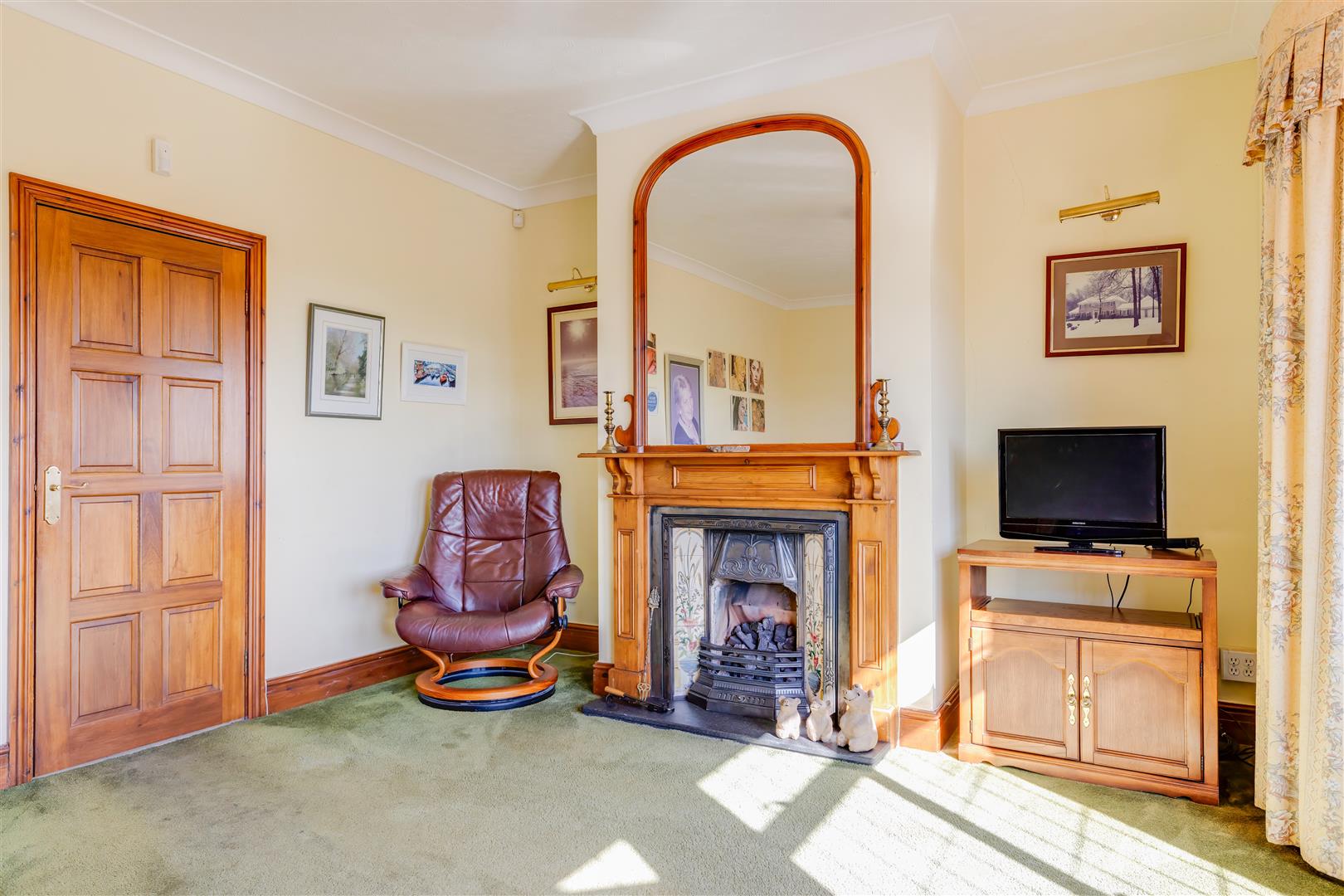 Marchglade, 12 Kings Ride, Dinas Powys, CF64 4BA